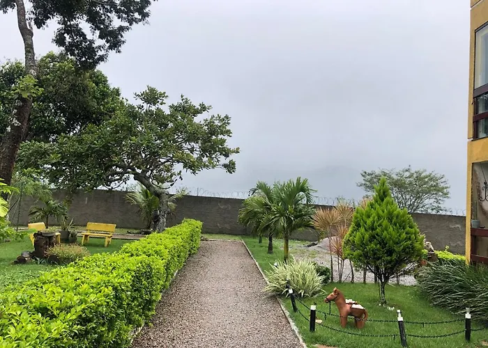 Flat No Condominio Paraiso Serra Negra - A 200M Da Bodega De Veio