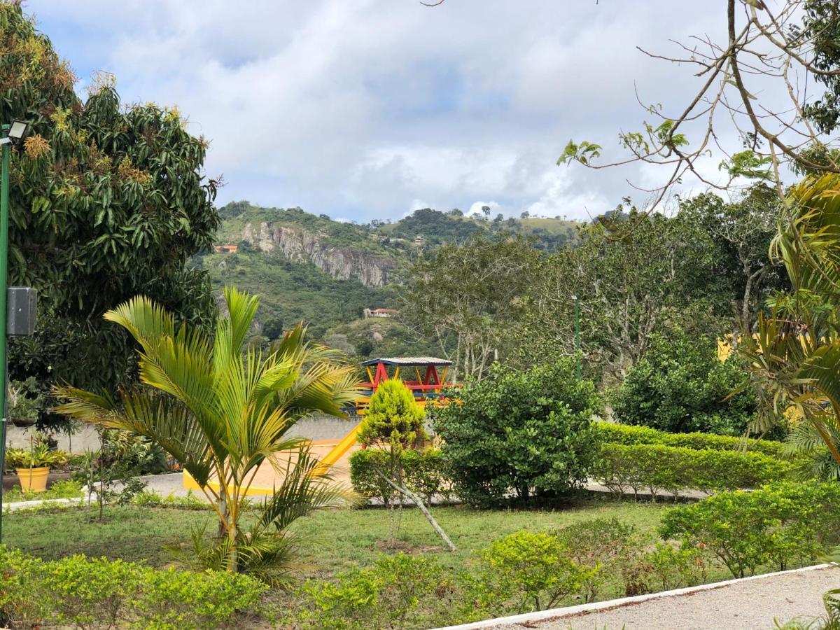 Flat No Paraiso Serra Negra - A 200m Da Bodega De Veio